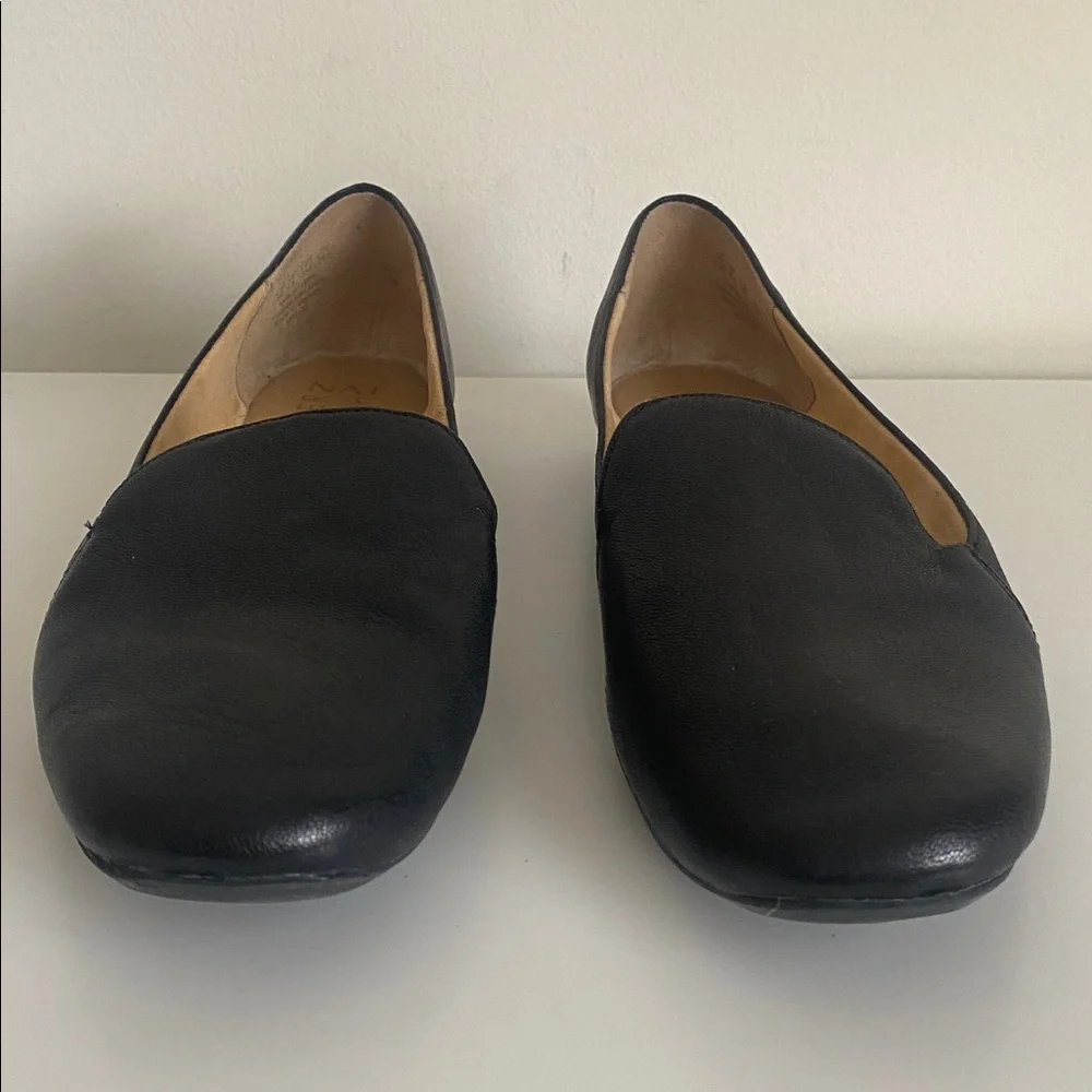Naturalizer Black Leather Loafers - Picture 5 of 14